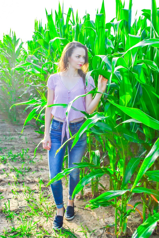 Hollister Tie Front Crop Shirt- A Must Have Top for Summer