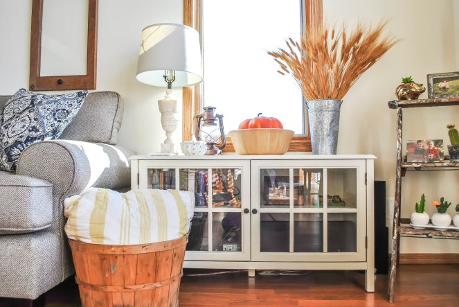 Autumn Decorating Around the House
